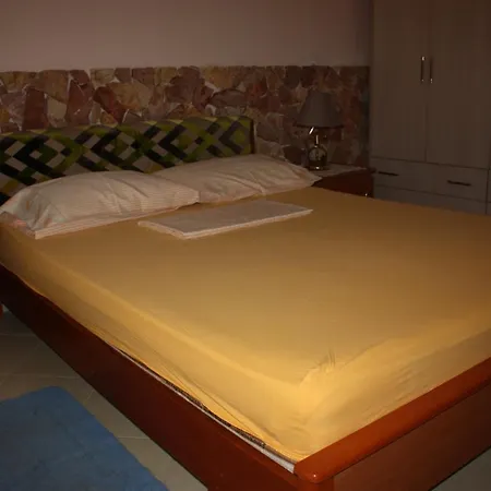 Santa Quaranta View *